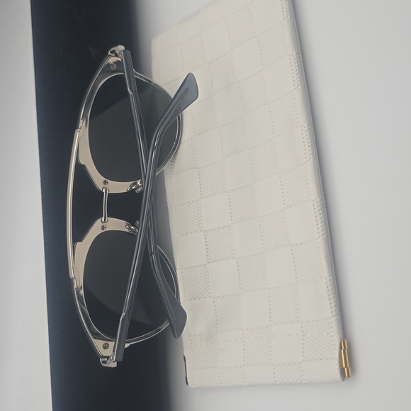 Christian Dior Mirrored Aviator Blue & Silver Women's Sunnies (NWOT)🩶💙🩶 - Picture 11 of 11